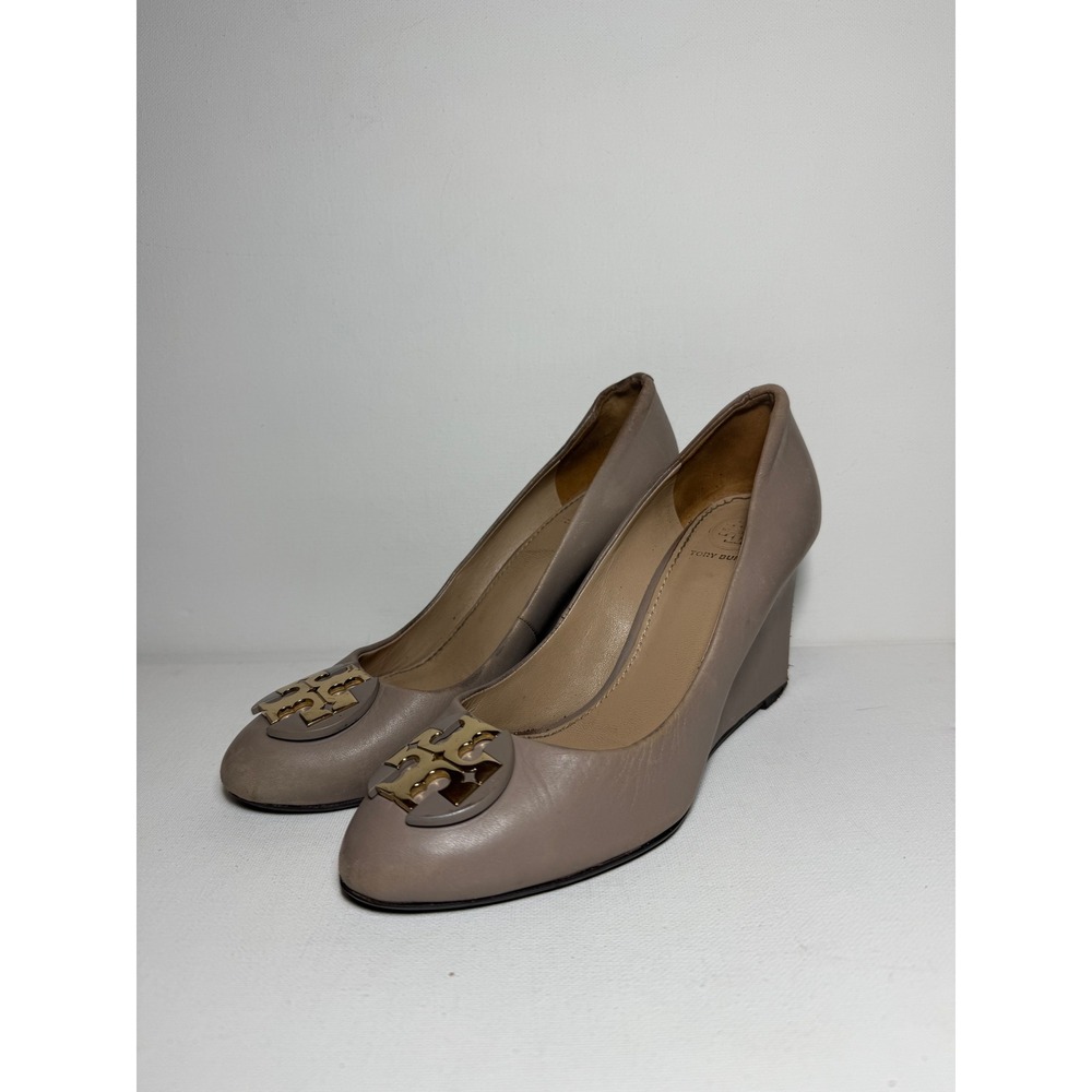 Tory Burch Luna Wedge Pumps French Grey/ Tan Leather Logo Medallion Heels Sz 6